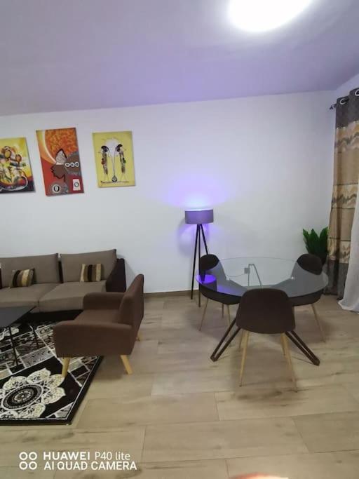 F4 Meuble A * Dakar
